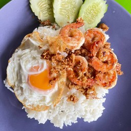 ข้าวกุ้งทอดกระเทียม