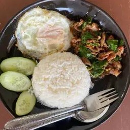 ข้าวกะเพรานรกแตก - เนื้อ