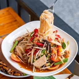 ตำเส้นเล็กหมูยอ