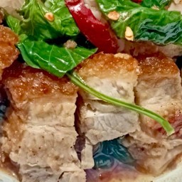 กับข้าว-โหระพาหมูกรอบ