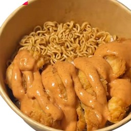มาม่าเกาหลี+ไก่กรอบราดซอสสไปซี่มาโย