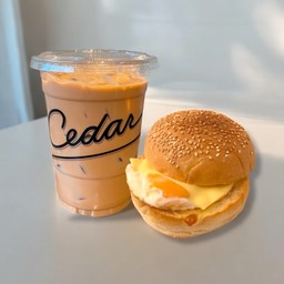 [เซตสุดฮิต] Iced Thai Milk Tea + Egg Cheese BUN