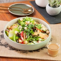 สลัดเต้าหู้กับน้ำสลัดงาขาว