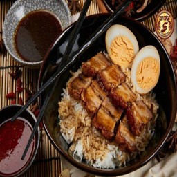 ข้าวหมูกรอบฮ่องกง+ไข่