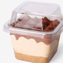 Tiramisu Cake