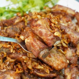 ซี่โครงทอดกระเทียม