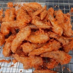 สลัด แซนวิส แฟรนฟราย ร้านข้างโรงเรียนอนุบาลมุก 1