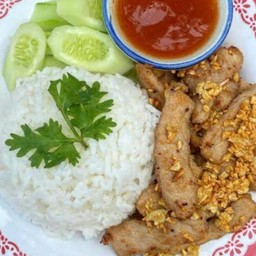 ข้าวหมูทอดกระเทียม