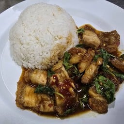 ข้าวกระเพราหมูกรอบ