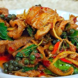 หมูป่าผัดเผ็ด