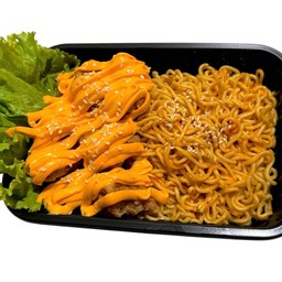 มาม่าเกาหลีชีส+ไก่กรอบราดซอสชีส