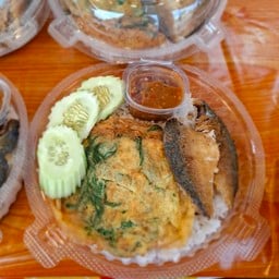 ข้าวน้ำพริกปลาทูแกะ