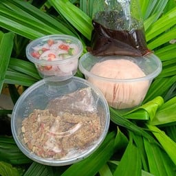 น้องธีร์ลูกชิ้นทอด&ยำมะม่วงปลากรอบ ซอย คลองหลวง1