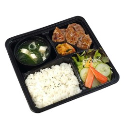 เบนโตะ เนื้อย่างเทริ มินิสลัดปูอัด ซุปมิโซะ กิมจิ