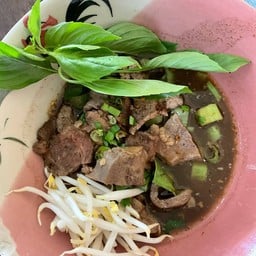 ก๋วยเตี๋ยวเรือคุณยาย ตลาดไท
