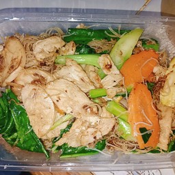 ผัดซีอิ๊วไก่