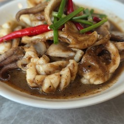 ปลาหมึกผัดกะปิ
