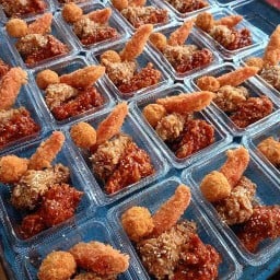 เฮียตี้ ไก่ทอด  FC - สว่างแดนดิน