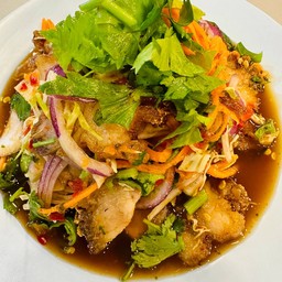 ยำหมูกรอบ