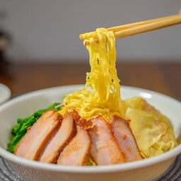 บะหมี่เกี๊ยวหมูแดง