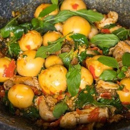 ไข่อ่อนผัดกระเพรา