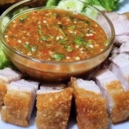 หมูกรอบ ๆ