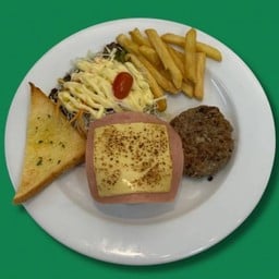 สเต็กหมูบดแฮมชีส