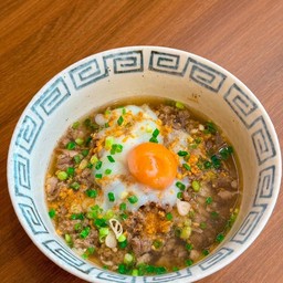 ข้าวต้มน้ำ หมูบะช่อทรงเครื่อง