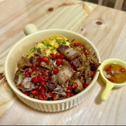 ข้าวไข่ข้น-สามชั้นคั่วพริกเกลือ