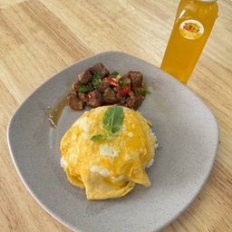 ชุดข้าวกระเพราหมูตุ๋น + น้ำเก๊กฮวย 89 บาท