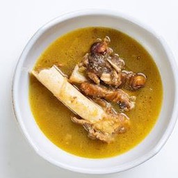 ဆိတ်စွပ်နံပြား ( Naan Mutton Soup )