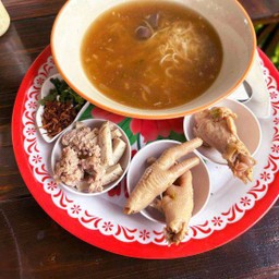 ก๋วยจั๊บรวมหมูไก่