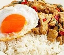 กระเพราไก่