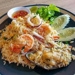 ข้าวผัดทะเล