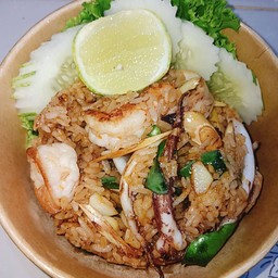 ข้าวผัดต้มยำทะเล