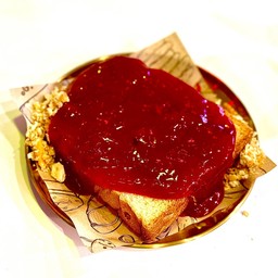 ขนมปังปิ้ง สตอเบอร์รี่