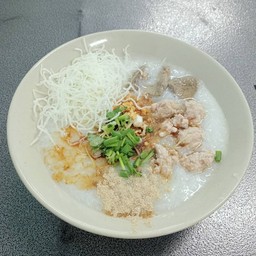 โจ๊กหมูหมี่กรอบ