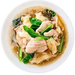 เส้นใหญ่ราดหน้า (หมู)