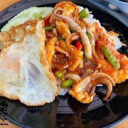 พริกแกงทะเลหน่อไม้ไข่ดาว