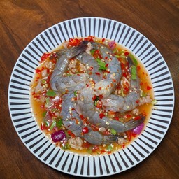 ยำกุ้งสดจัด