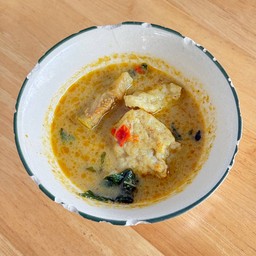 แกงเขียวหวานลูกชิ้นปลากราย