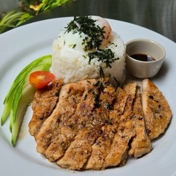 ข้าวหน้าหมูย่าง ไข่ออนเซ็น (200 กรัม)