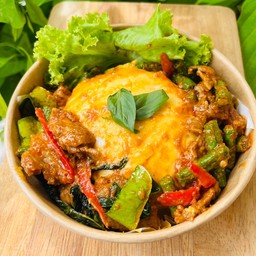 ข้าวพริกแกงหมูไข่ข้นลาวา