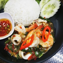 ข้าวกระเพราทะเลรวม