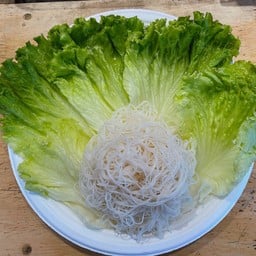 หมี่คลุก + ผักกาดหอม