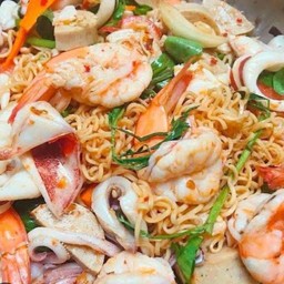 ยำมาม่าทะเล