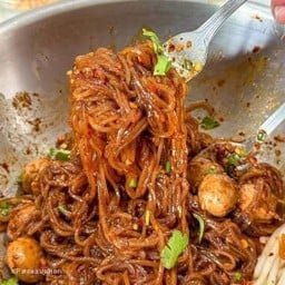 เตี๋ยวคลุกแซ่บแห้ง