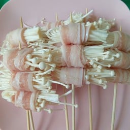สามชั้นพันเห็ดเข็มทอง