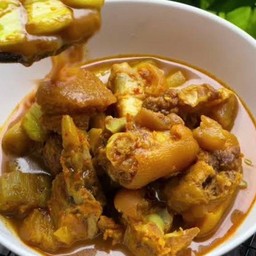 แกงเหลืองขาหมูออดิบ (ทีเด็ด) ท้าให้ลอง