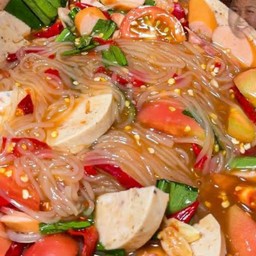 เหลาเส้นเล็กใส่หมูยอ